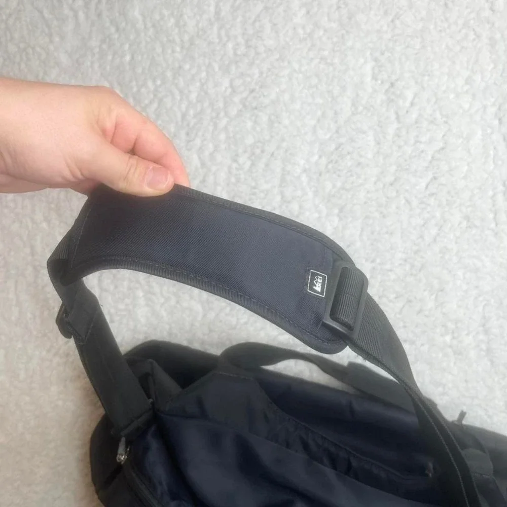 REI black‎ duffle bag nylon tote hiking utility bag